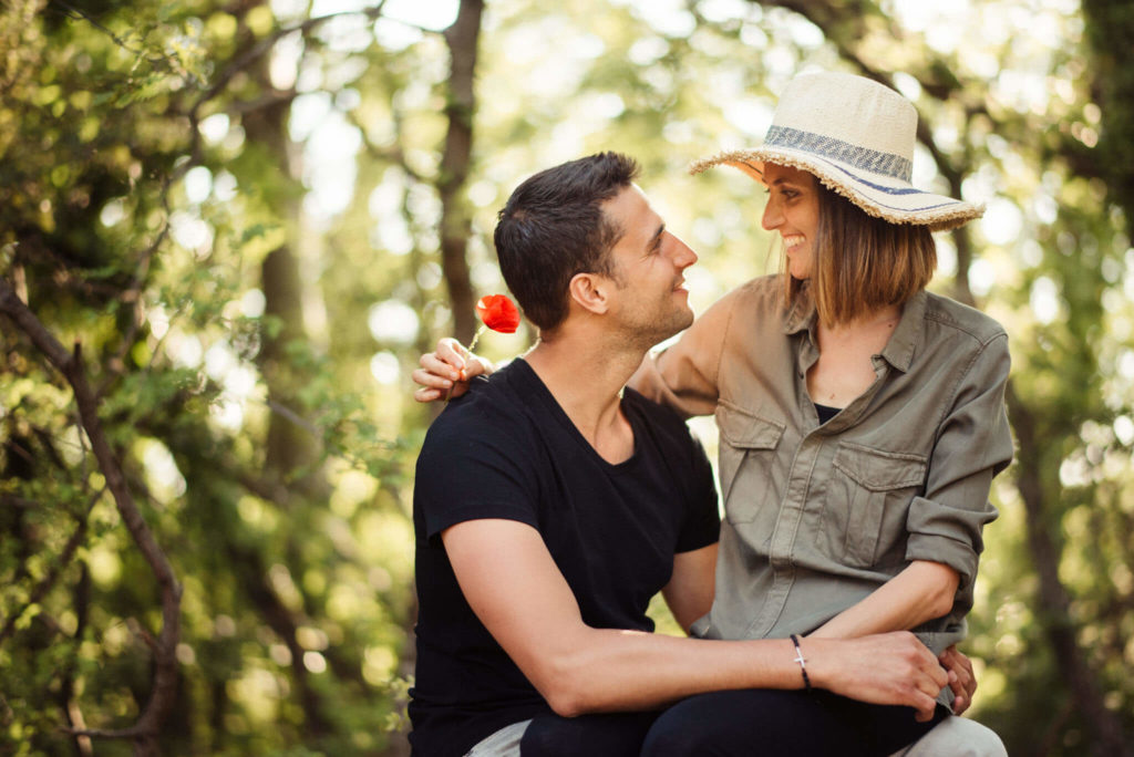 Comment Reussir Vos Photos De Couple Prendre Le Temps Assis Amoureux